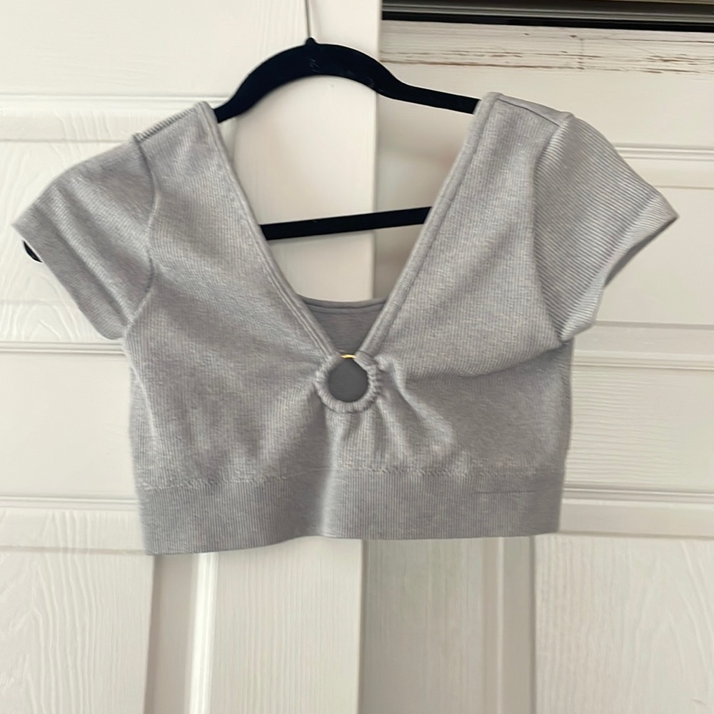 Aerie cropped tee ring closure